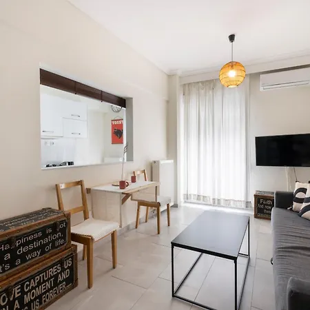 The Place To Be Next To Ancient Agora #feelslikehome Апартаменты